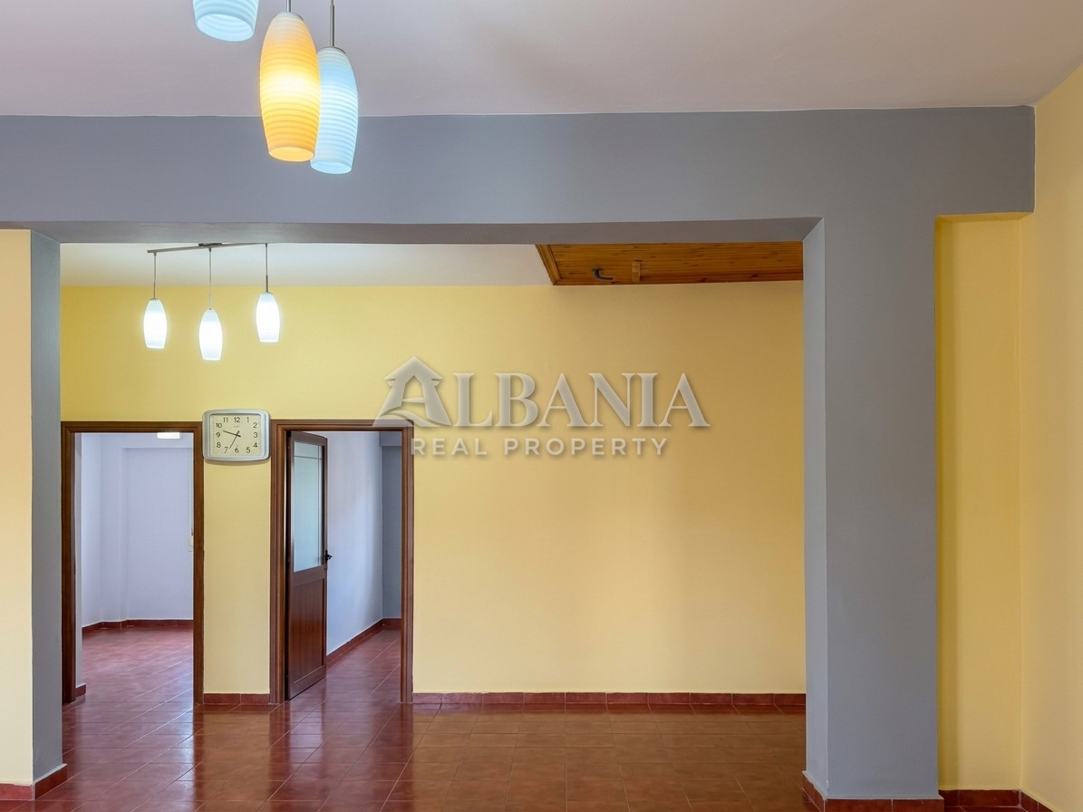 Casa 6 habitaciones 293 m² Bashkia Vlore, Albania