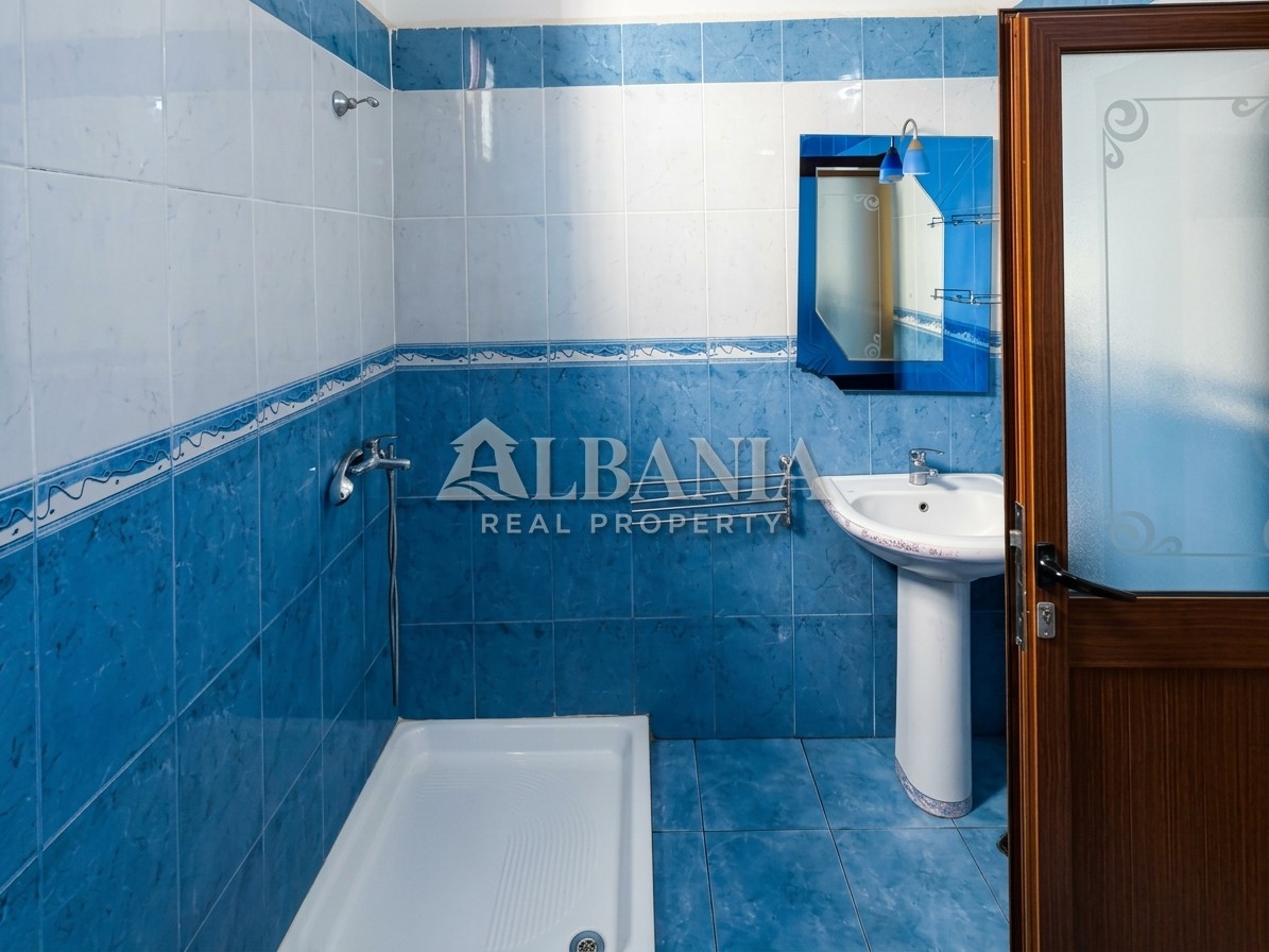 Casa 6 habitaciones 293 m² Bashkia Vlore, Albania