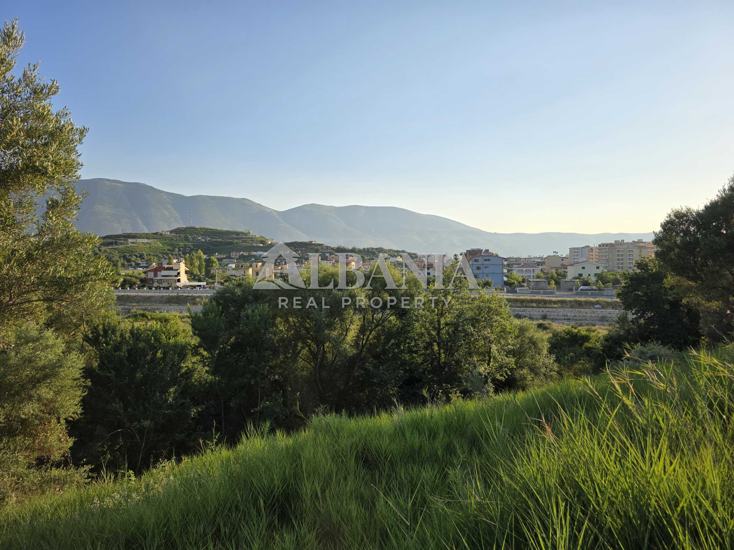 Parcelas 8 000 m² Tragjas, Albania