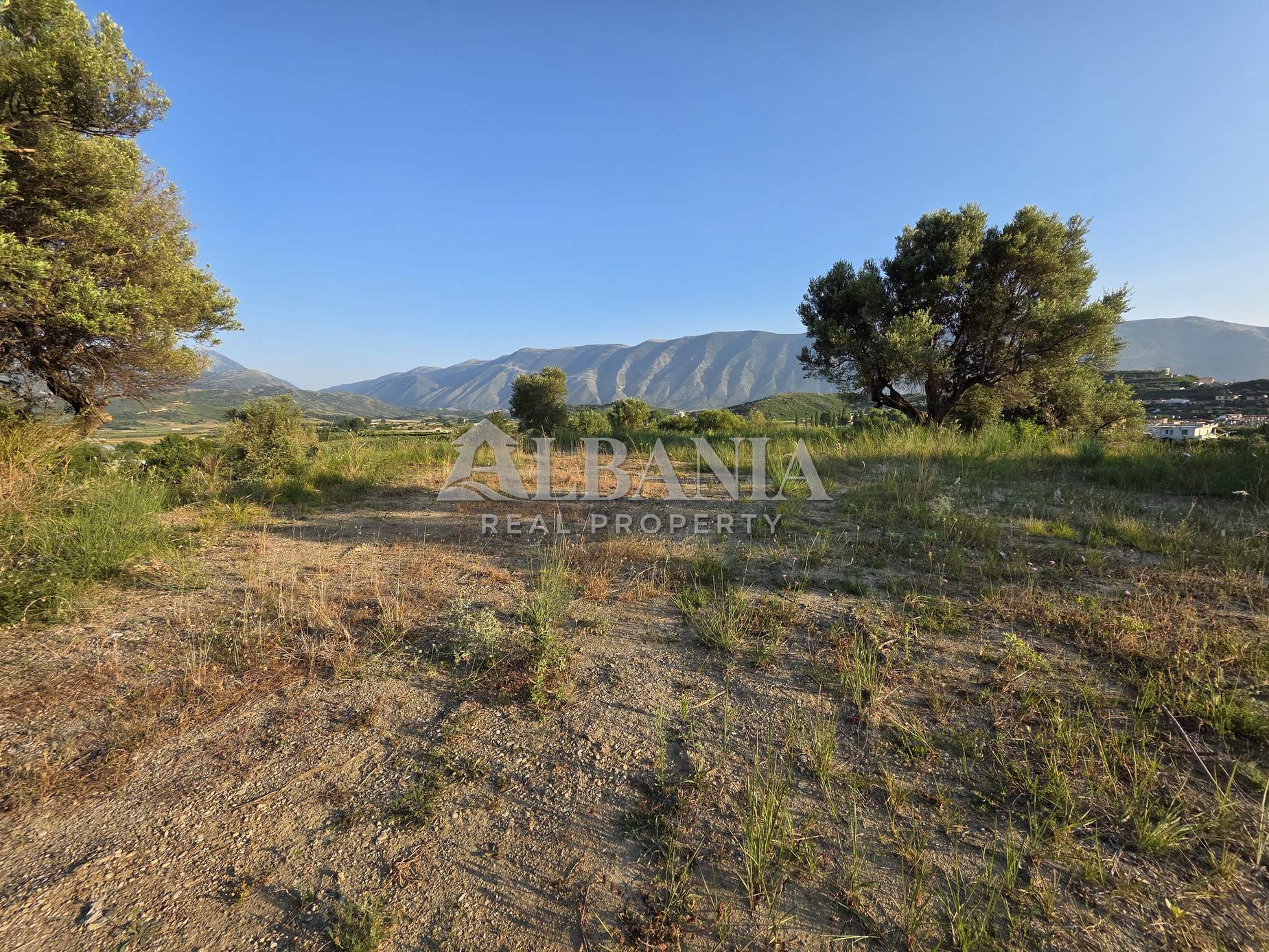 Parcelas 8 000 m² Tragjas, Albania